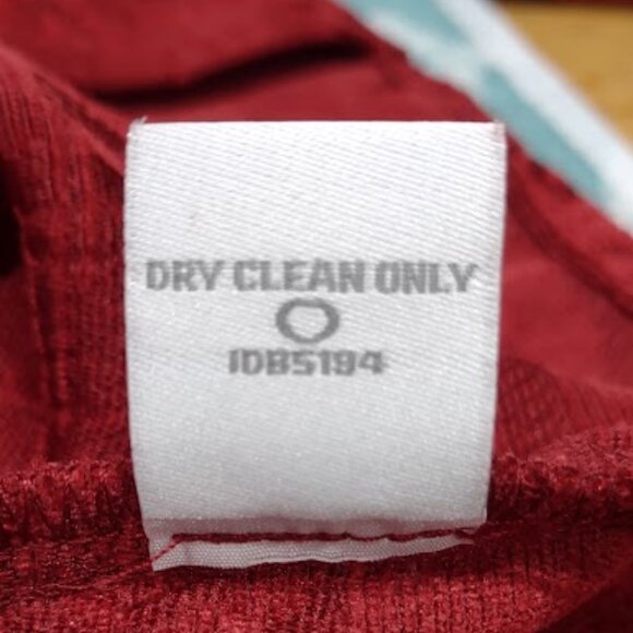 DRESS BARN RED VELVETY BLAZER 5 BUTTON HOLIDAY JACKET CHOKER COLLAR SIZE S - Picture 8 of 10